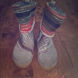 TOMS Alpine Faux Fur Lined Boot Size 7